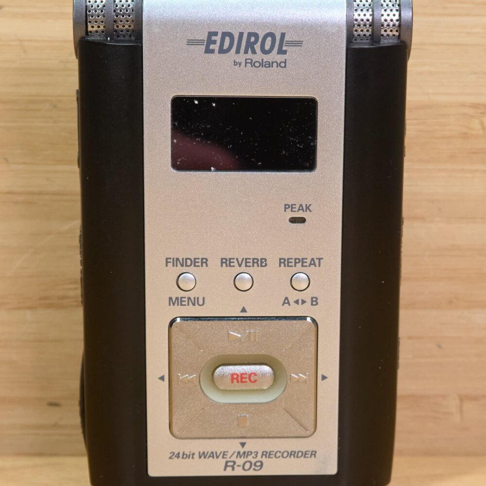 Edirol by Roland R-09 Digital Recorder | 24-Bit WAV/MP3 | Tested & Working - Picture 2 of 12
